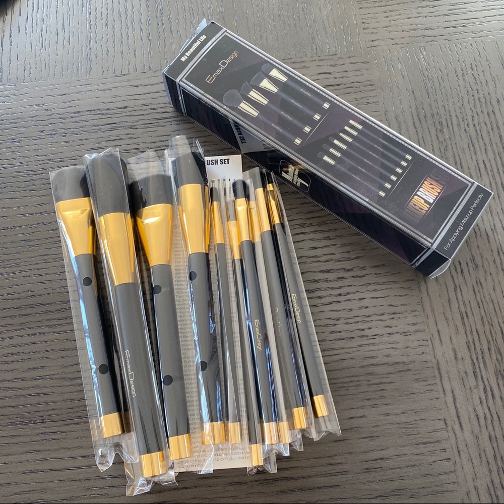 Brand new makeup brushes